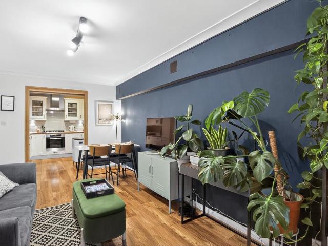 2 bedroom ground flat for sale