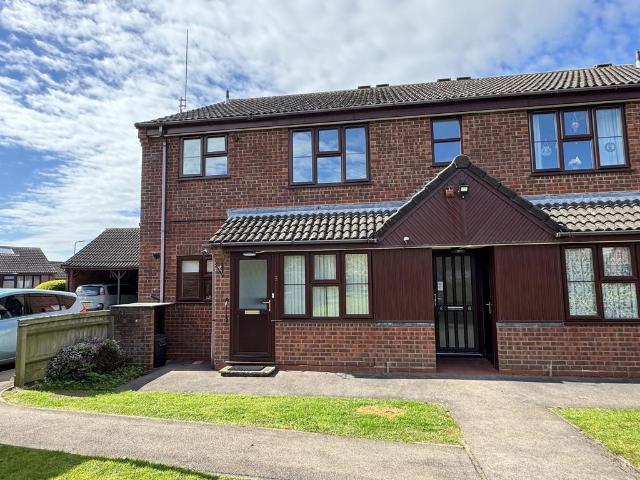 2 bedroom ground flat for sale