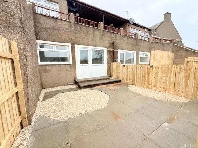 2 bedroom ground flat for sale