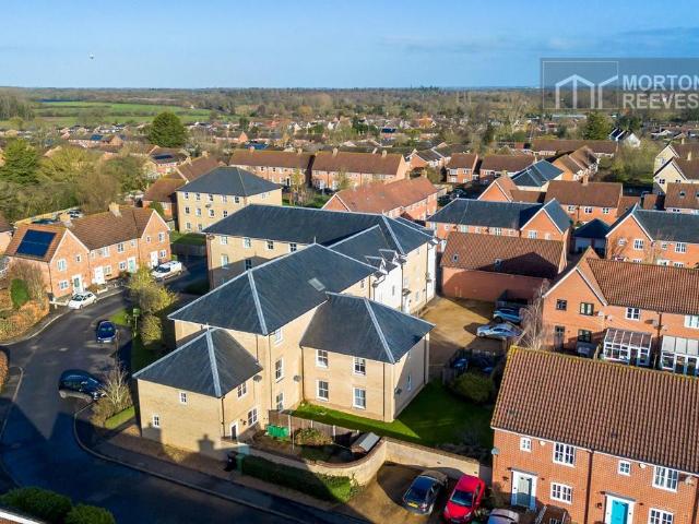 2 bedroom ground flat for sale