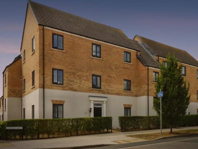 2 bedroom ground flat for sale