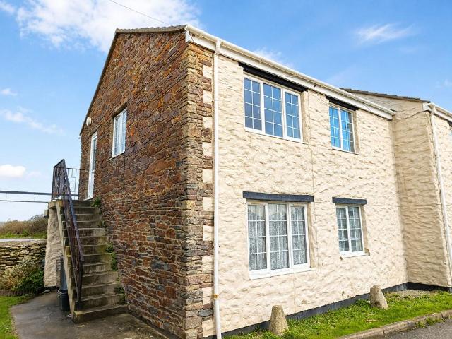 2 bedroom ground flat for sale
