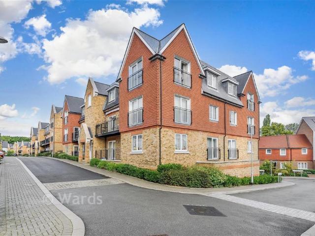 2 bedroom ground flat for sale