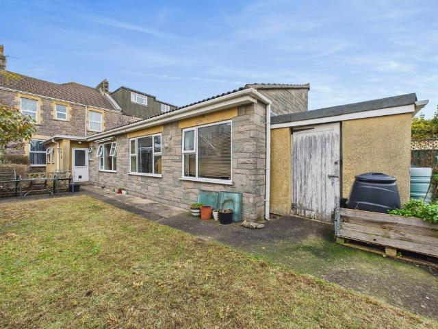 2 bedroom ground flat for sale