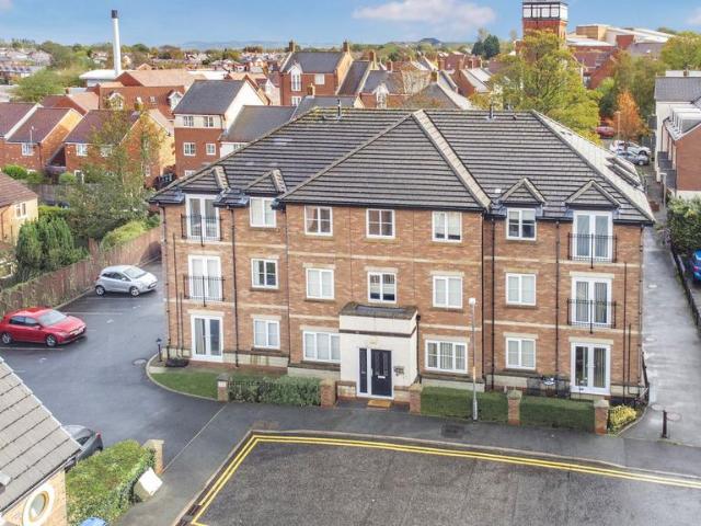 2 bedroom ground flat for sale
