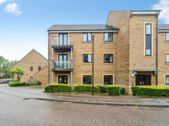 2 bedroom ground flat for sale
