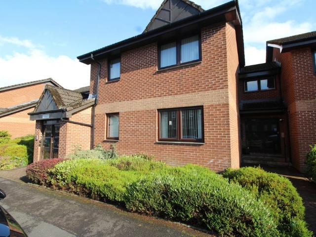 2 bedroom ground flat for sale