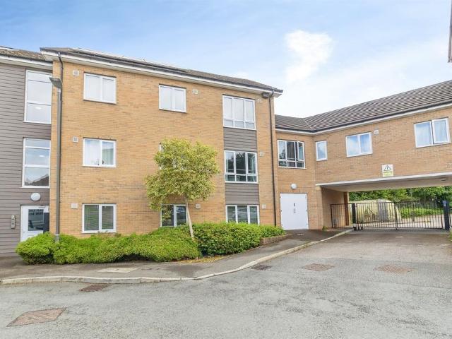 2 bedroom ground flat for sale