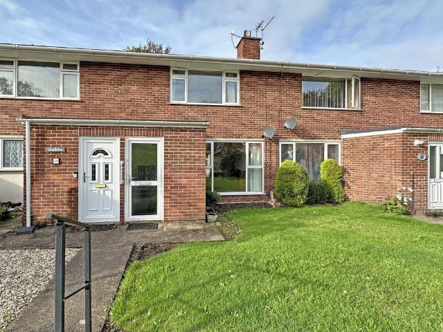 2 bedroom ground flat for sale