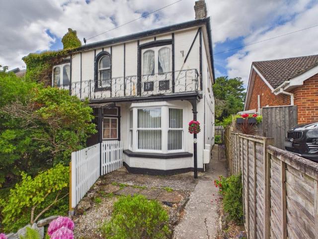 2 bedroom ground flat for sale