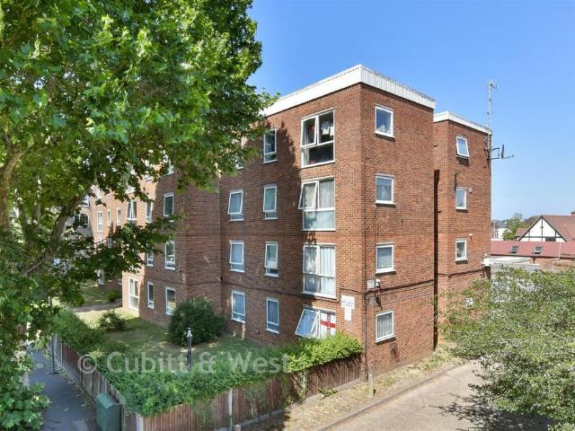 2 bedroom ground flat for sale