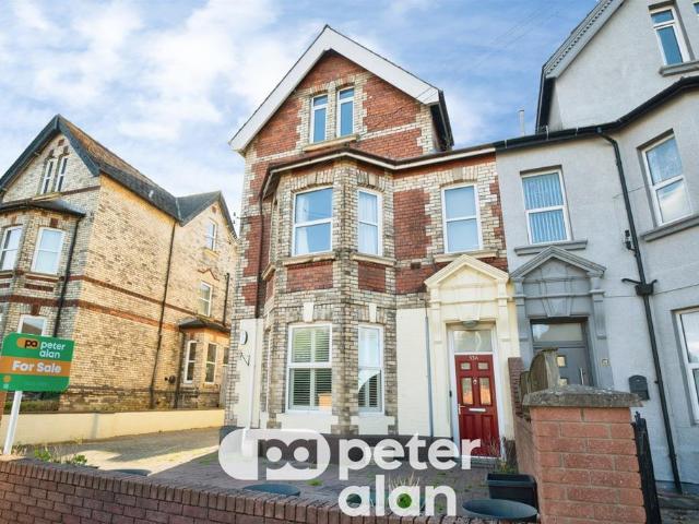 2 bedroom ground flat for sale