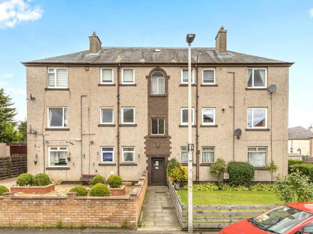 2 bedroom ground flat for sale