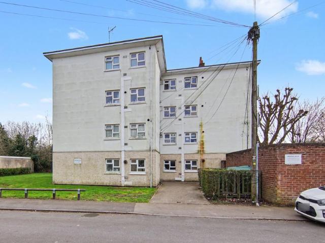 2 bedroom ground flat for sale