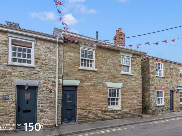 2 bedroom ground flat for sale