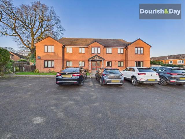 2 bedroom ground flat for sale