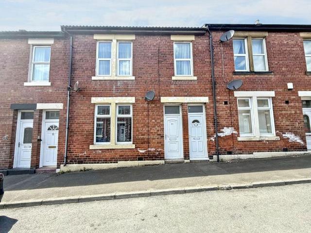 2 bedroom ground flat for sale