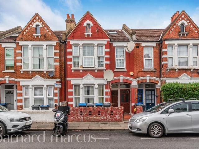 2 bedroom ground flat for sale