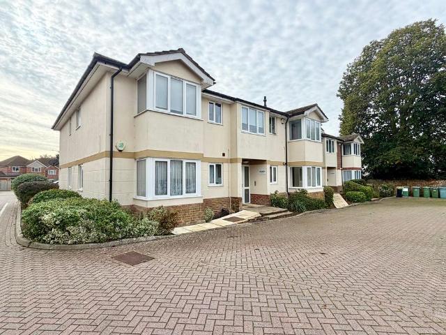 2 bedroom ground flat for sale