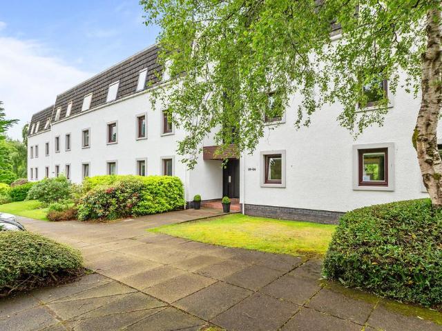 2 bedroom ground flat for sale