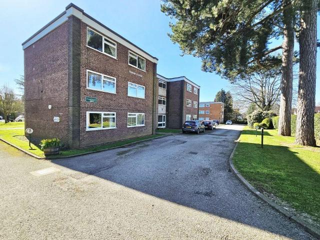 2 bedroom ground flat for sale
