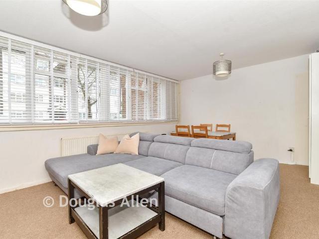 2 bedroom ground flat for sale