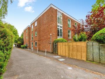 2 bedroom ground flat for sale