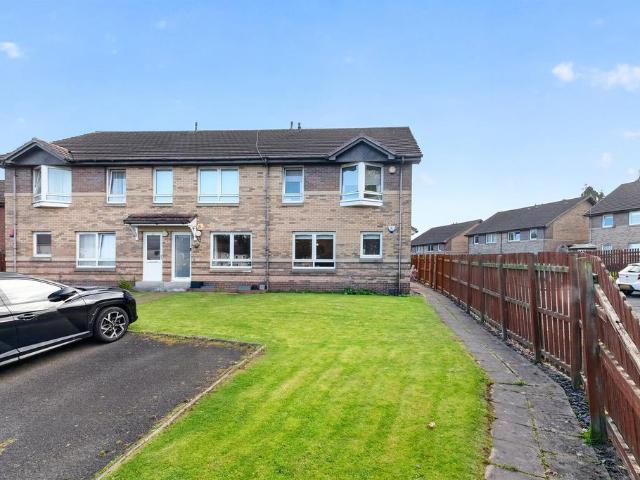 2 bedroom ground flat for sale