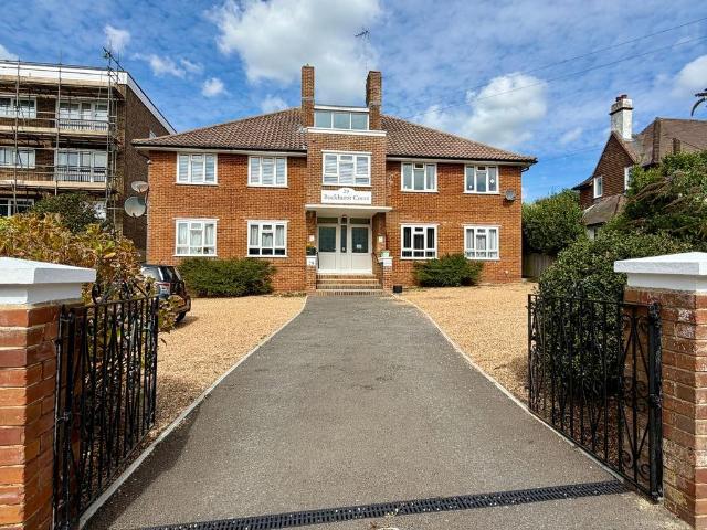 2 bedroom ground flat for sale