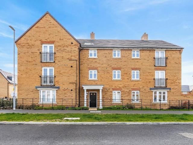 2 bedroom ground flat for sale
