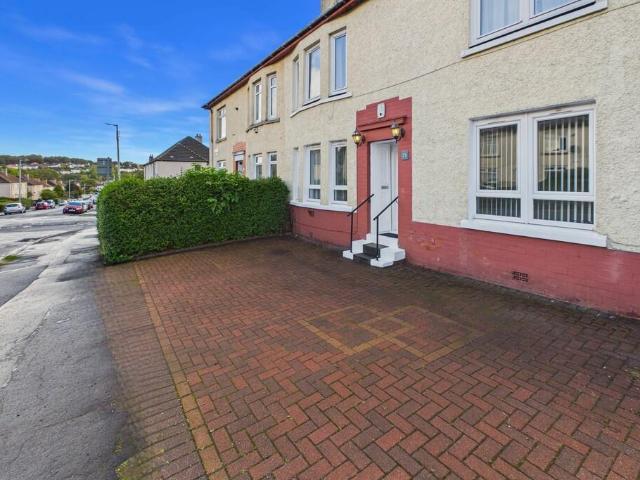 2 bedroom ground flat for sale