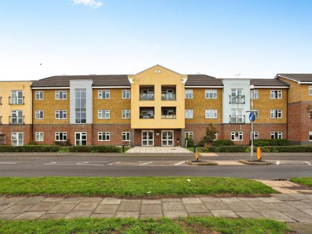 2 bedroom ground flat for sale