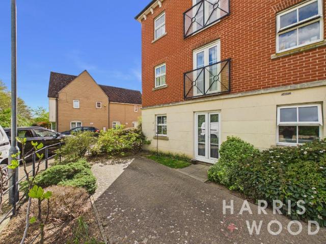 2 bedroom ground flat for sale