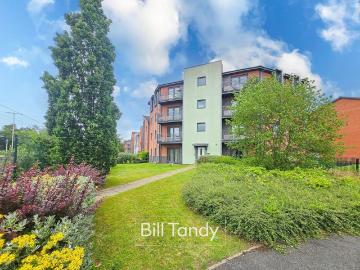 2 bedroom ground flat for sale