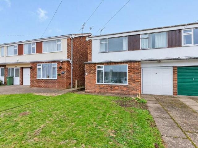 2 bedroom ground flat for sale