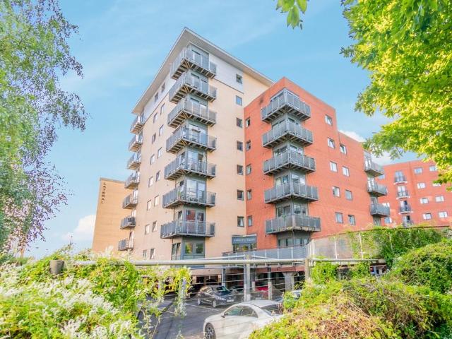2 bedroom ground flat for sale