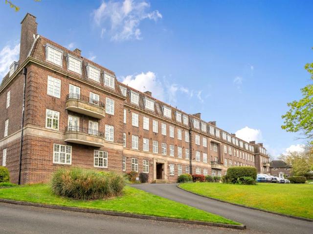 2 bedroom ground flat for sale