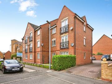 2 bedroom ground flat for sale