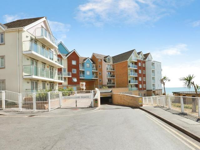 2 bedroom ground flat for sale