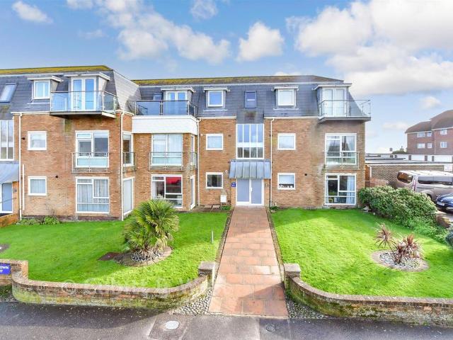 2 bedroom ground flat for sale