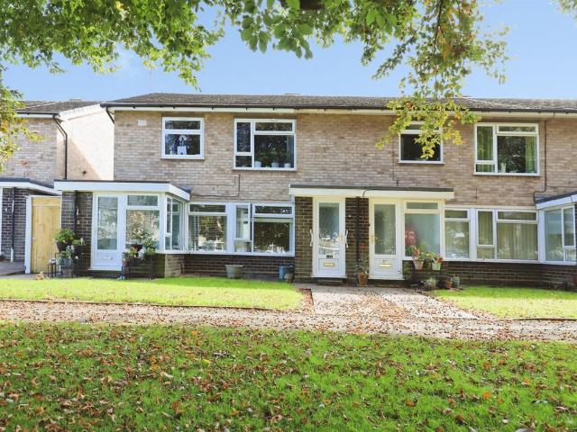 2 bedroom ground flat for sale