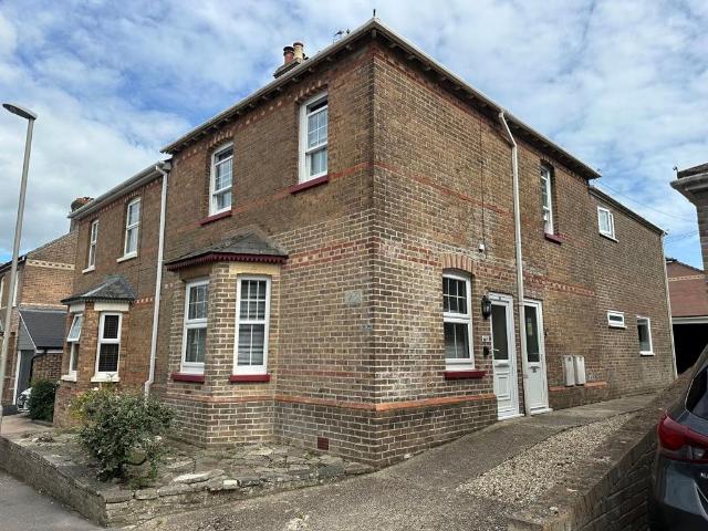 2 bedroom ground flat for sale