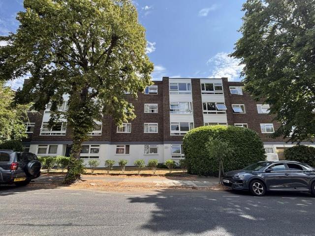 2 bedroom ground flat for sale