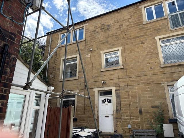 2 bedroom ground flat for sale
