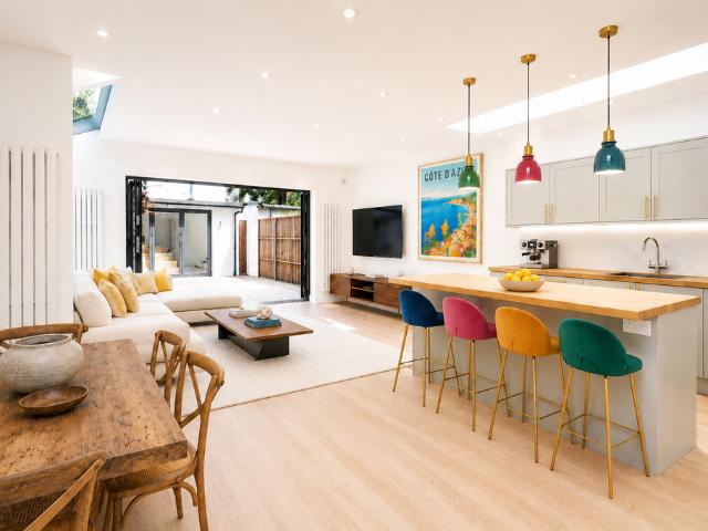 2 bedroom ground flat for sale