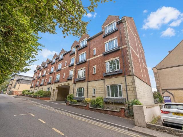 2 bedroom ground flat for sale