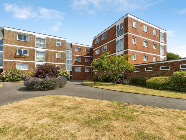 2 bedroom ground flat for sale