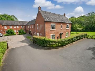 2 bedroom ground flat for sale