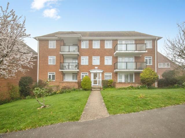 2 bedroom ground flat for sale