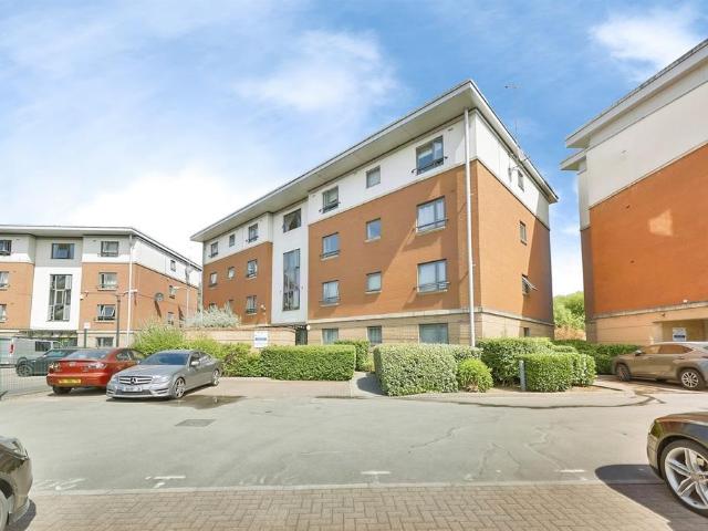 2 bedroom ground flat for sale